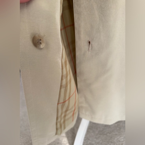 Vintage Burberrys’ Long Trench Coat with Belt and Zip in Liner - Size 4 - Picture 7 of 15